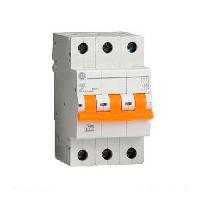 ავტომატური ამომრთველი General Electric 6kA 32A 3P C 690582 